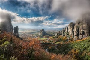 hdr-photo-meteora-greece-valley-of-fog